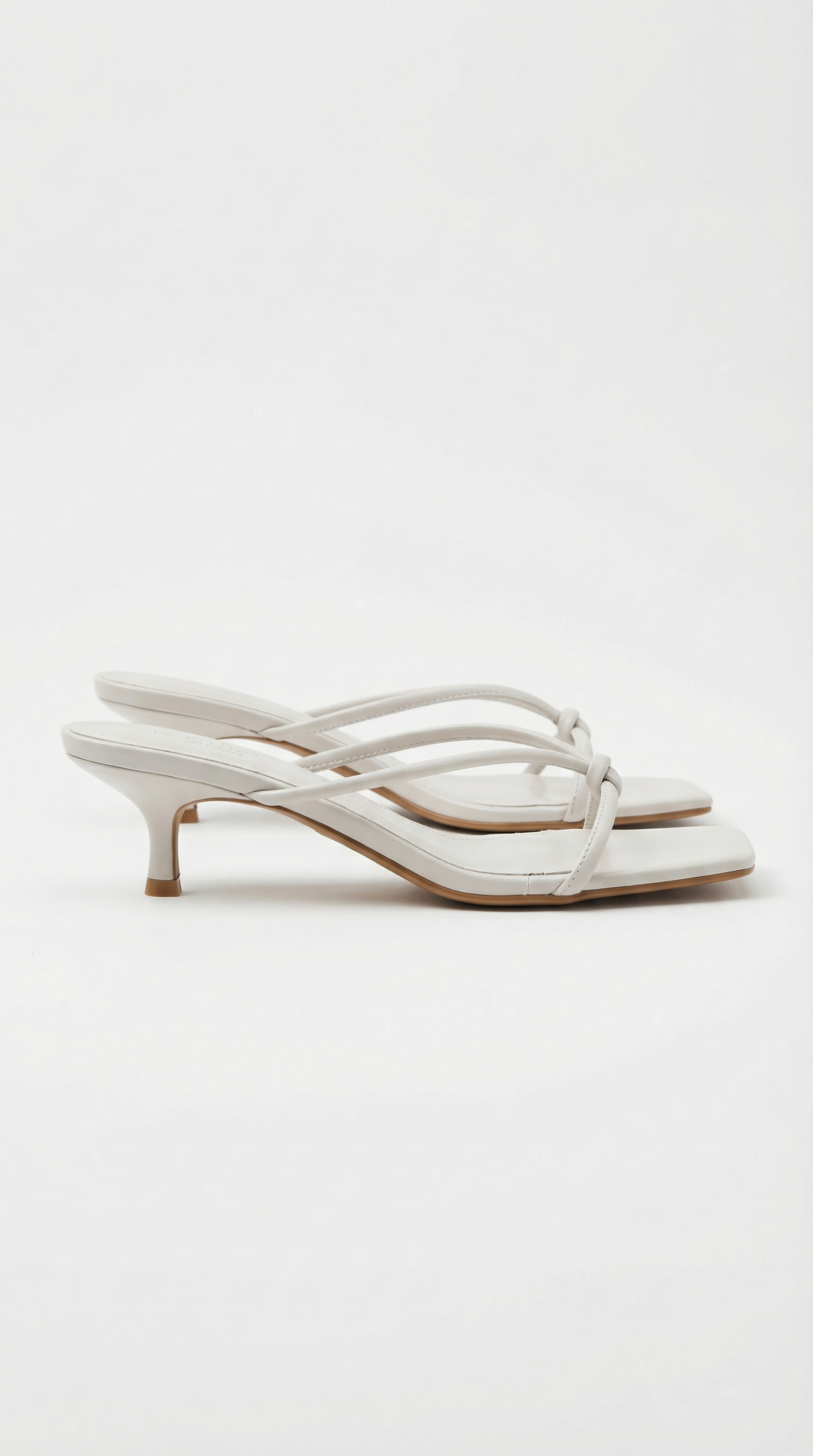 Sandalias con tacón Christina y detalle de nudo