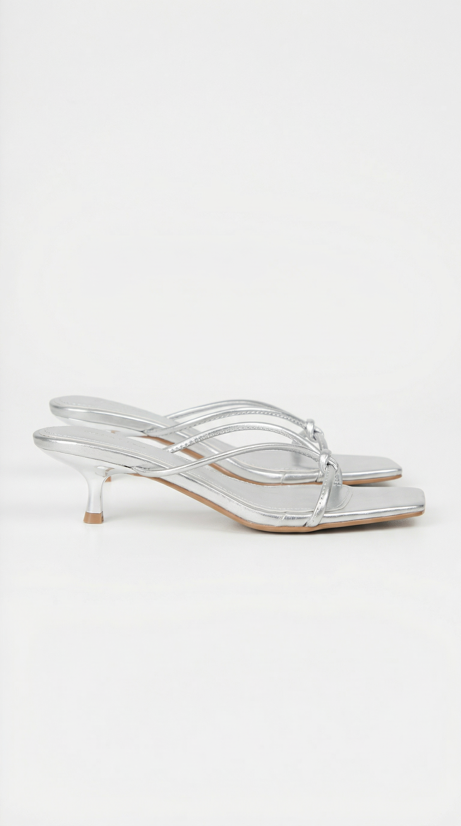 Sandalias con tacón Christina y detalle de nudo
