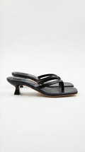 Sandalias Jessica con Tacón Kitten y Diseño de Zehentrenner
